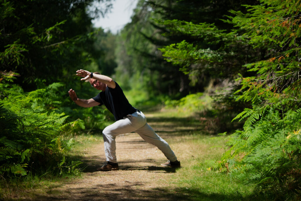 The Tai Chi hand form course (Round)